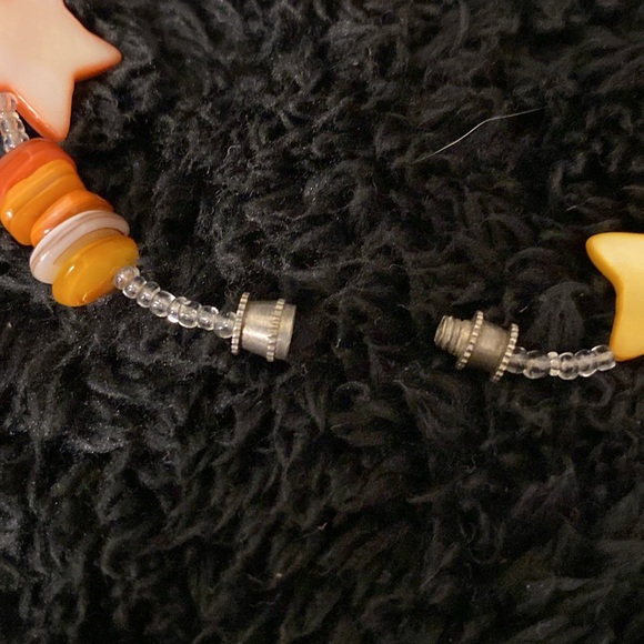 Vintage Dyed Mother of Pearl and Seed Bead w/ Barrel Clasp Bracelet - Picture 5 of 8